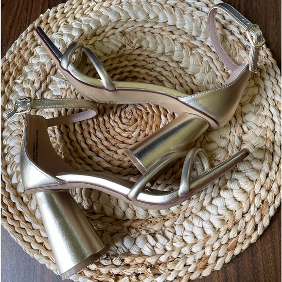 BCBGeneration Patricia Gold Strappy Heeled Sandal Chunky Heel Size 6 Summer - Picture 8 of 9